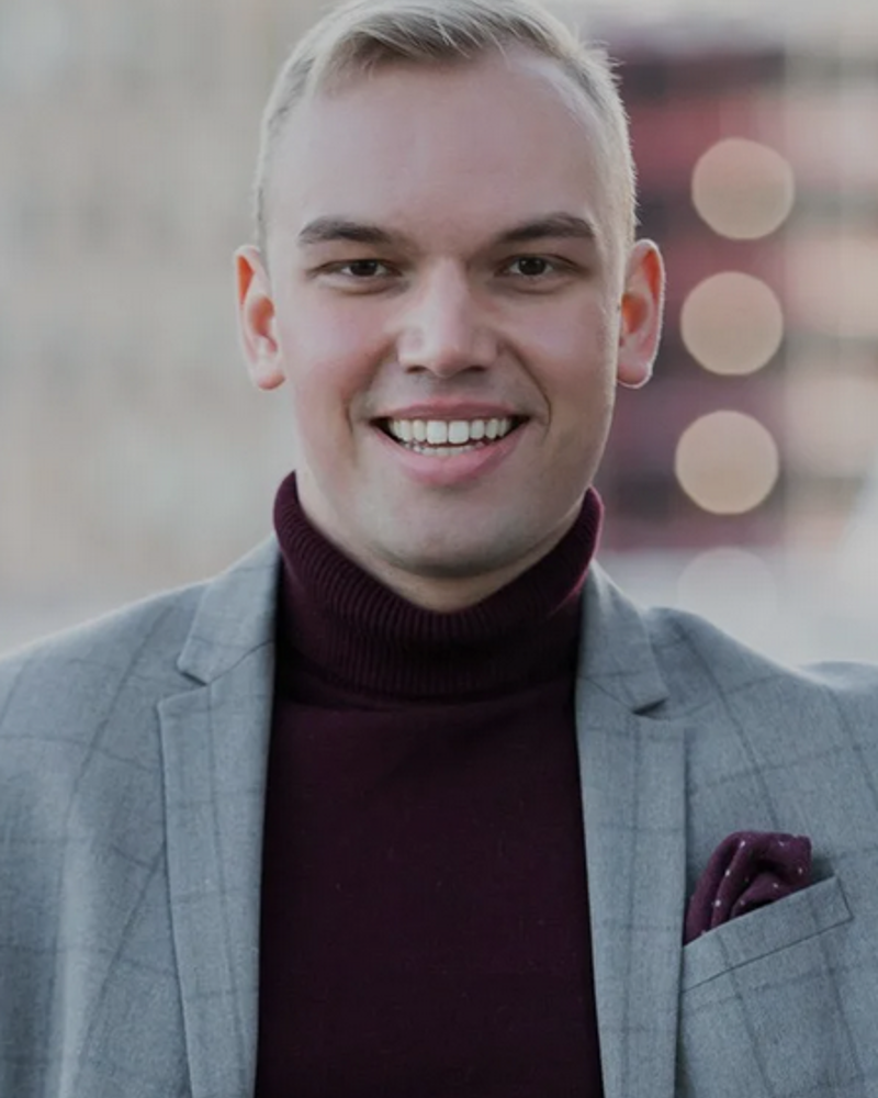 Portrett av eiendomsmegler Julian Alexander Hahn