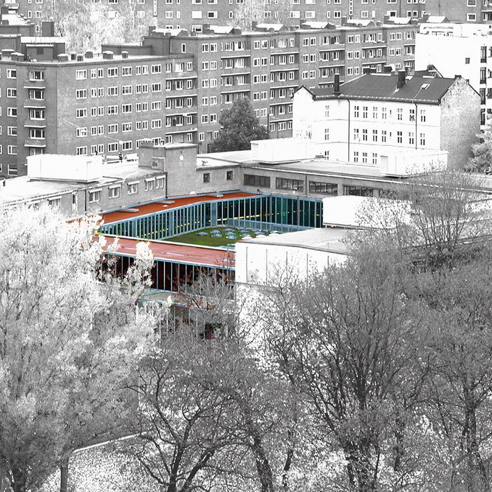 Arkitekturhøgskolen i Oslo, svart hvitt bilde der den nye svalgangdelen er i farger. Foto.