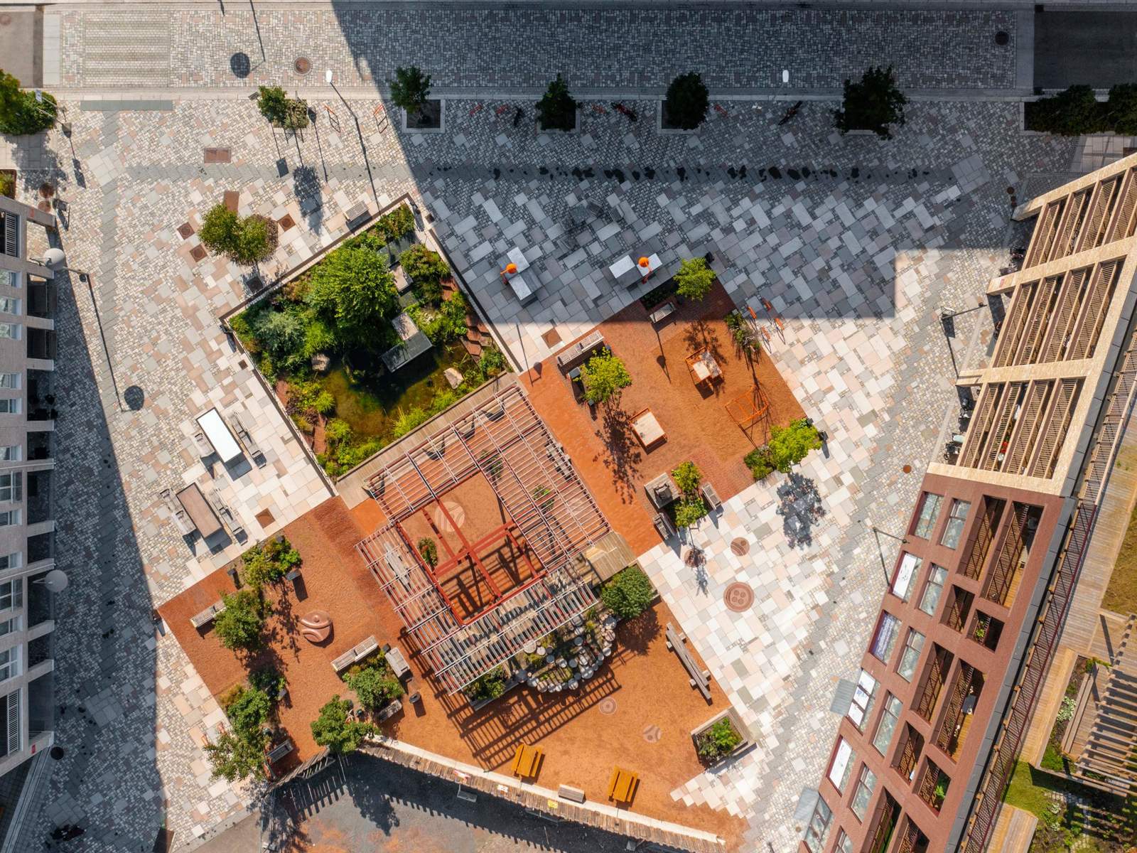 Vollebekk Torg, stenlegging