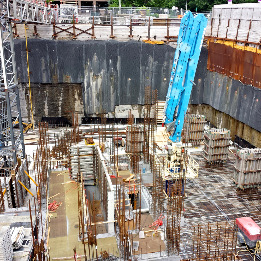 Byggeplass, armering av betong