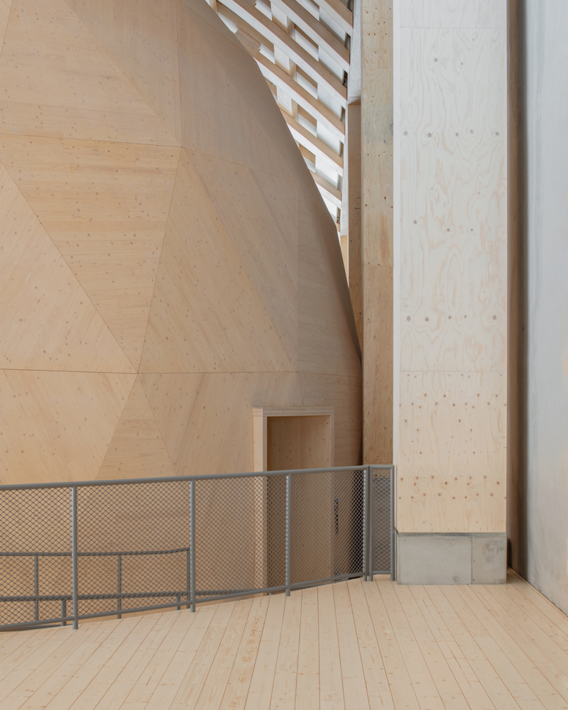 Interiør foto av Wisdome, lyst treverk.