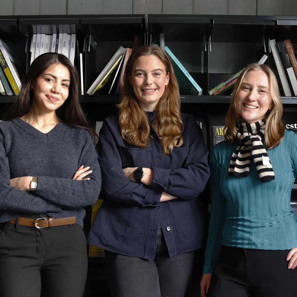 Sadaf Parwany (Landskapsarkitekt) , Karianne Trosholmen Imerslund Skurdal (Masterstudent, By- og regionalplanlegging) og Nora Ulrikke Andersen (Statsviter).