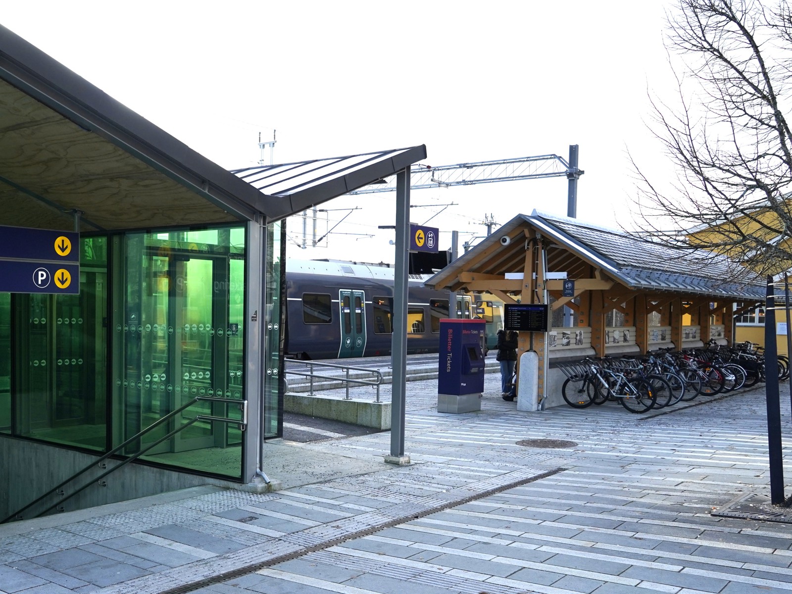 Foto av Sørumsand stasjon.