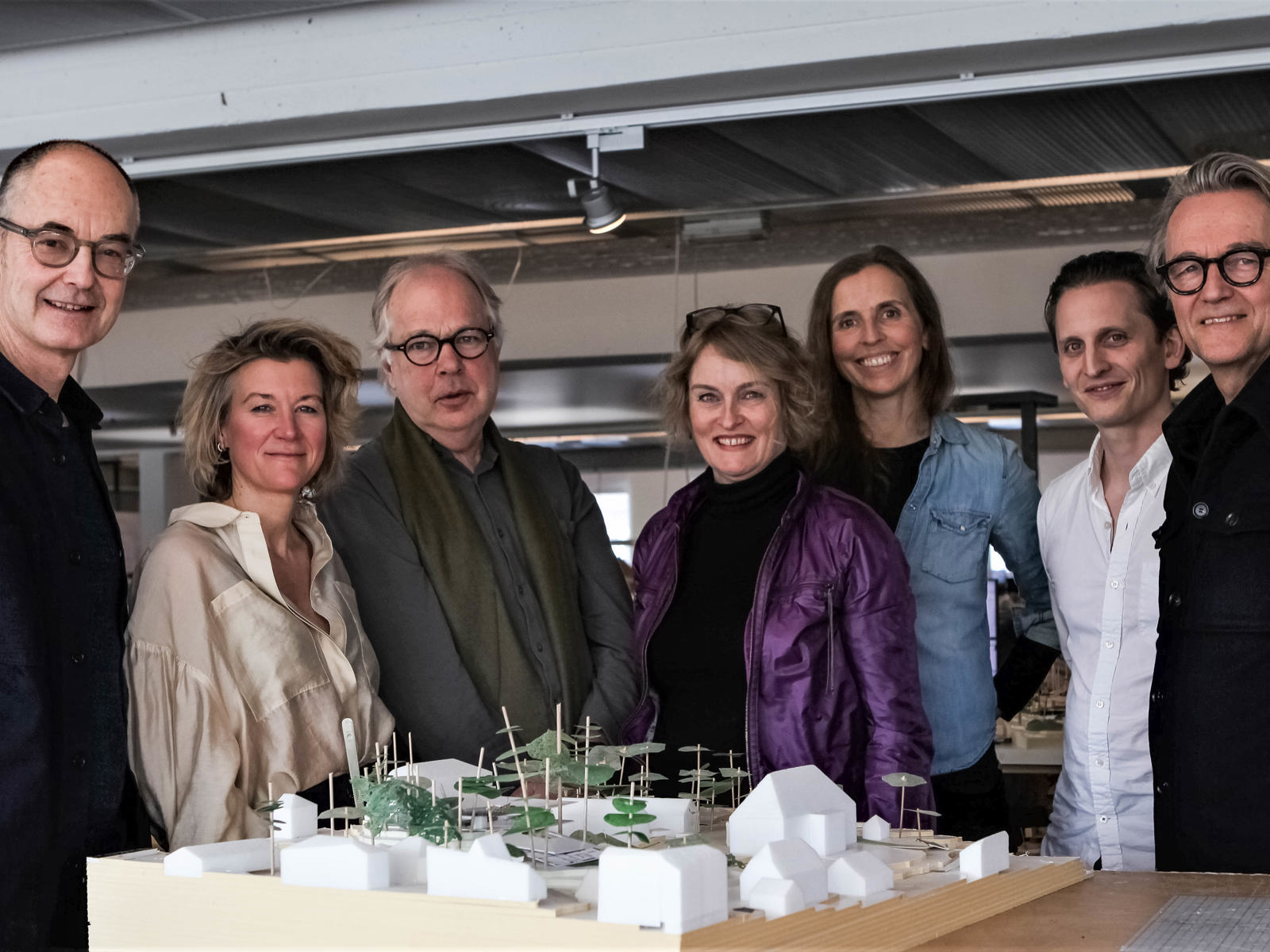 Gruppebilde av ledelsen i Lundhagem. Fra venstre: Einar Hagem, Kaia Hellstrøm Krüger, Svein Lund, Mette Røsbekk, Kristine Strøm-Gundersen, Jørgen Honningsvåg og Per Suul. Foto.
