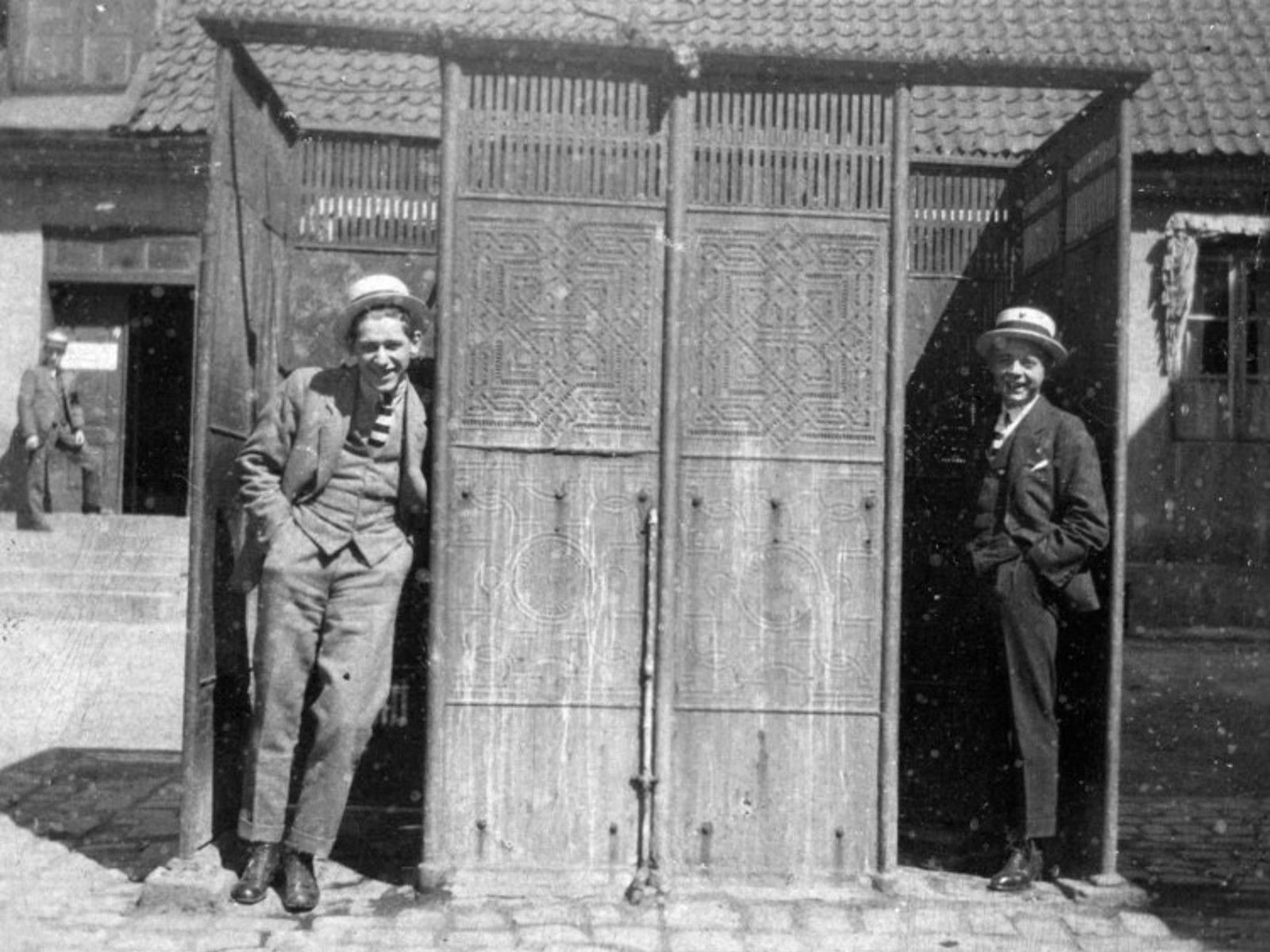 et støpejernsurinal på Christiania torv ca 1915