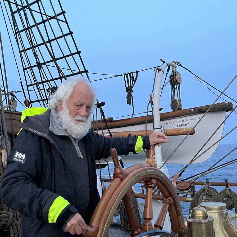 Foto av båt og skipper