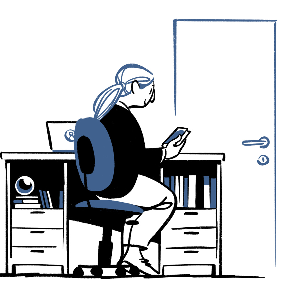 Tegning av en dame som sitter ved en pult og ser på mobilen.