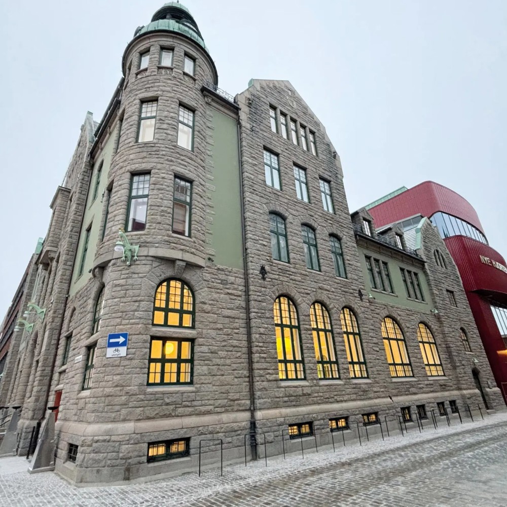 Nye Hjorten Teater og PoMo Årets Bygg 2025