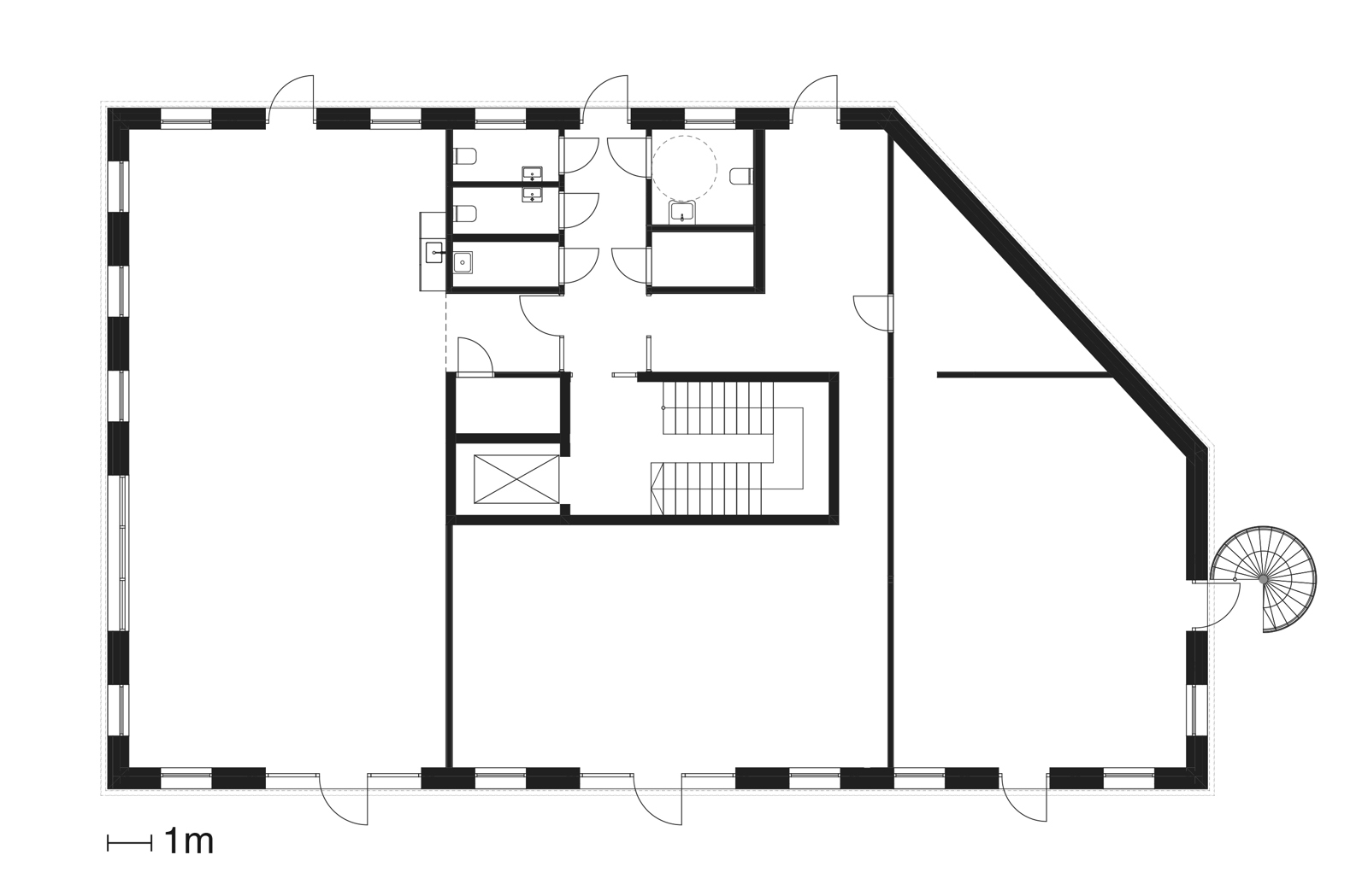 Plan av første etasje på kontorbygg, arkitekt tegning.